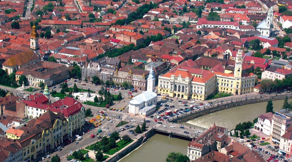 The Best Central View Apartment Oradea Exterior foto