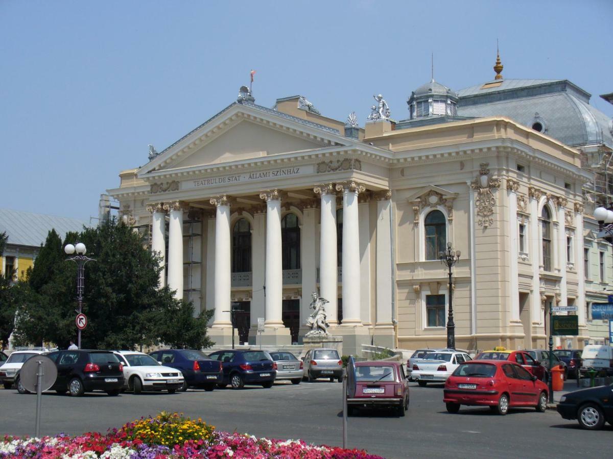 The Best Central View Apartment Oradea Exterior foto