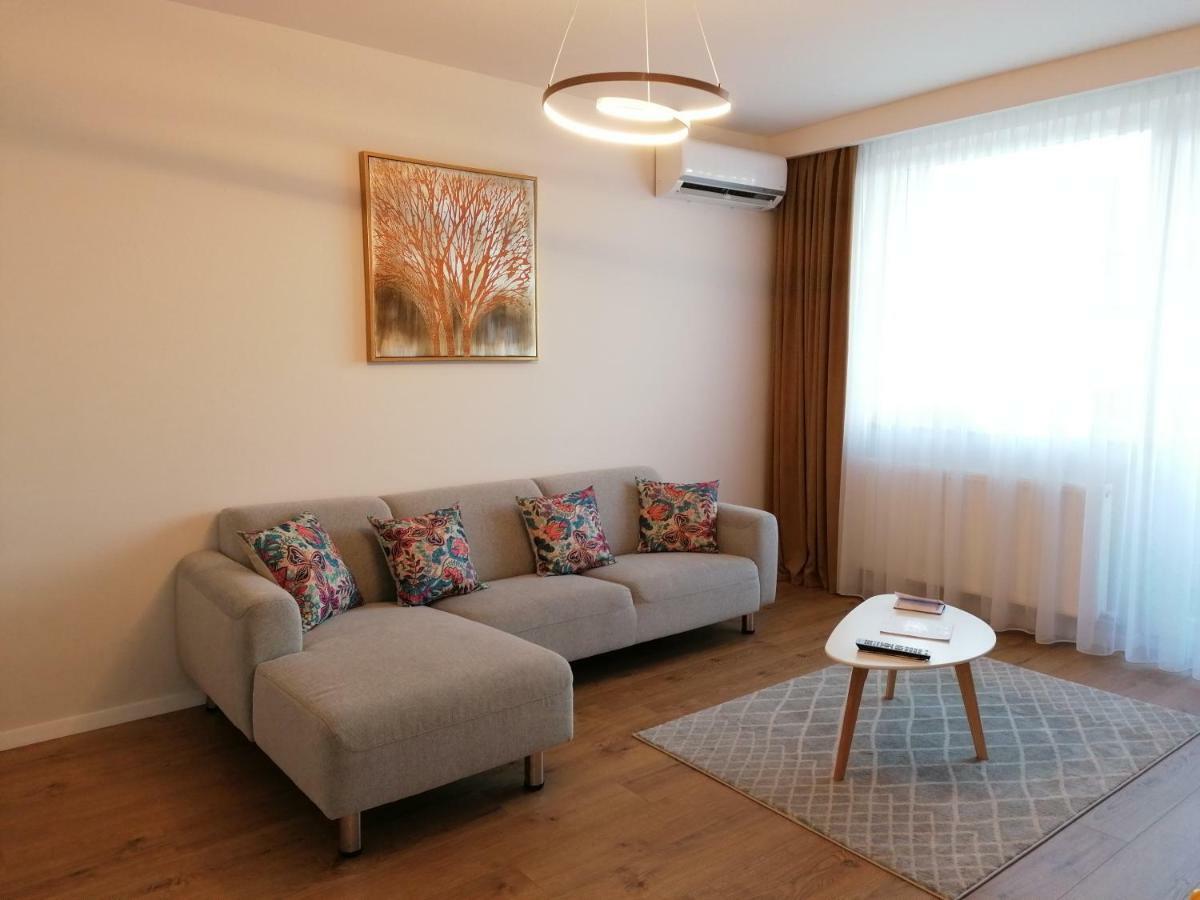 The Best Central View Apartment Oradea Exterior foto